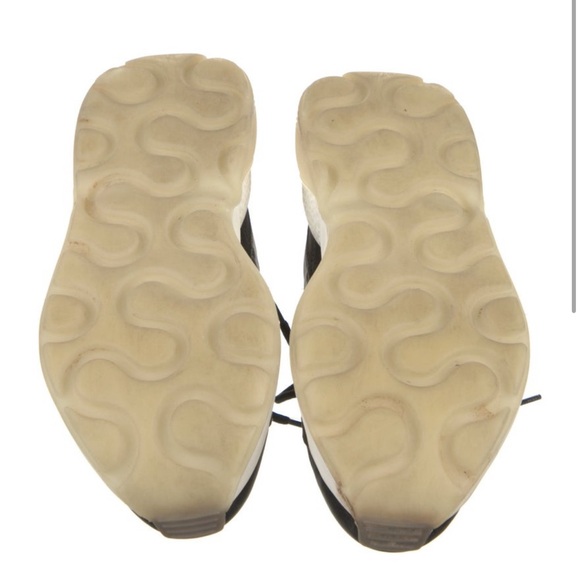 Stella McCartney Low Top Chunky Sneakers
Black. - Picture 3 of 5